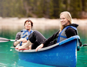 couple canoeing